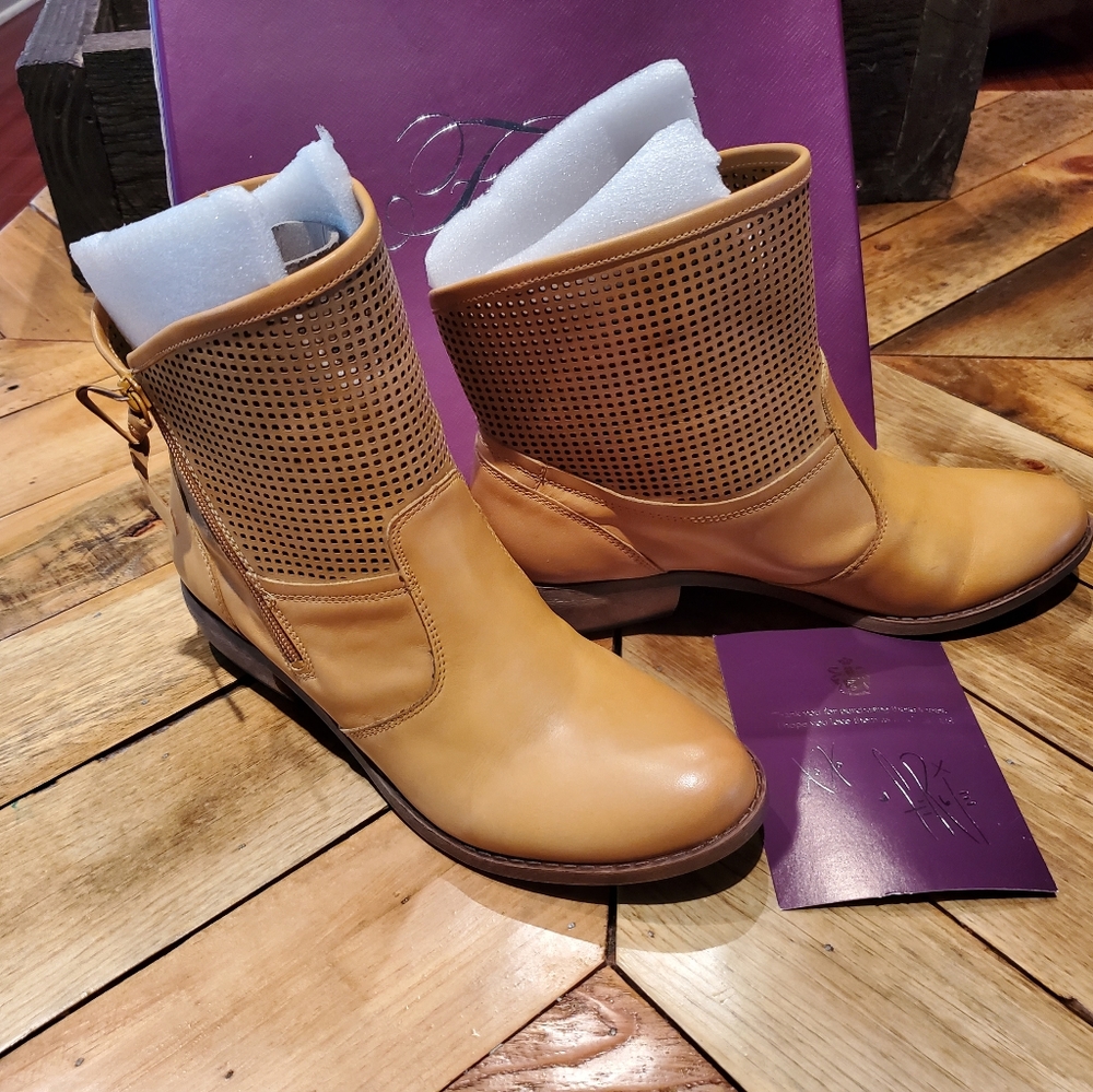 Fergie Mantra bootie